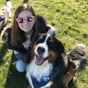 Meet your Posher, Mia